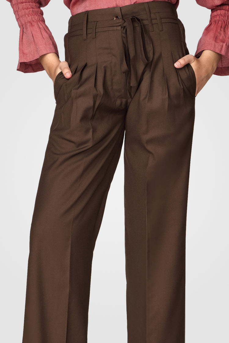 High-Waisted Pleated Trousers in Camel kevincollin.com