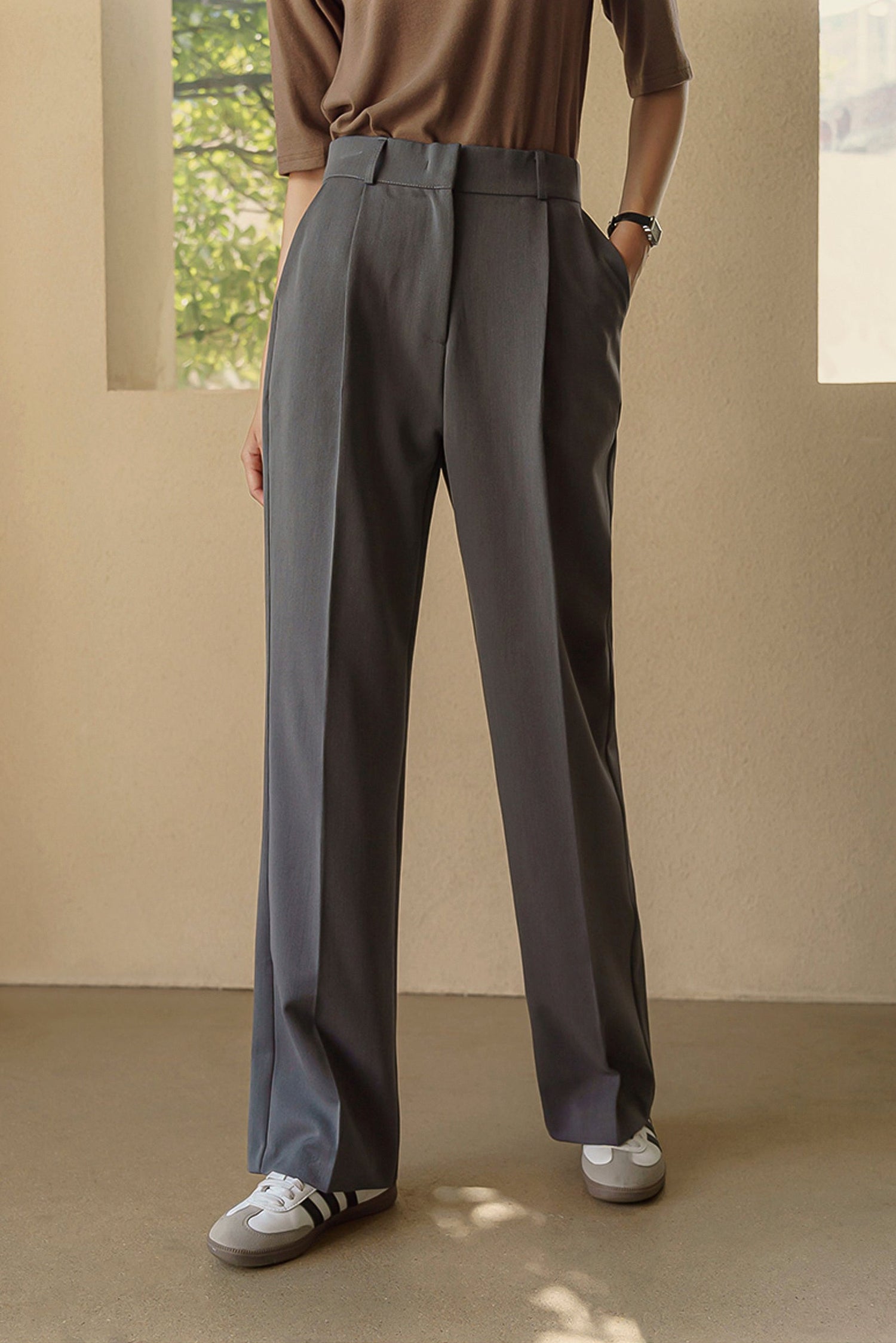 White Elegance Pleated Trousers kevincollin.com