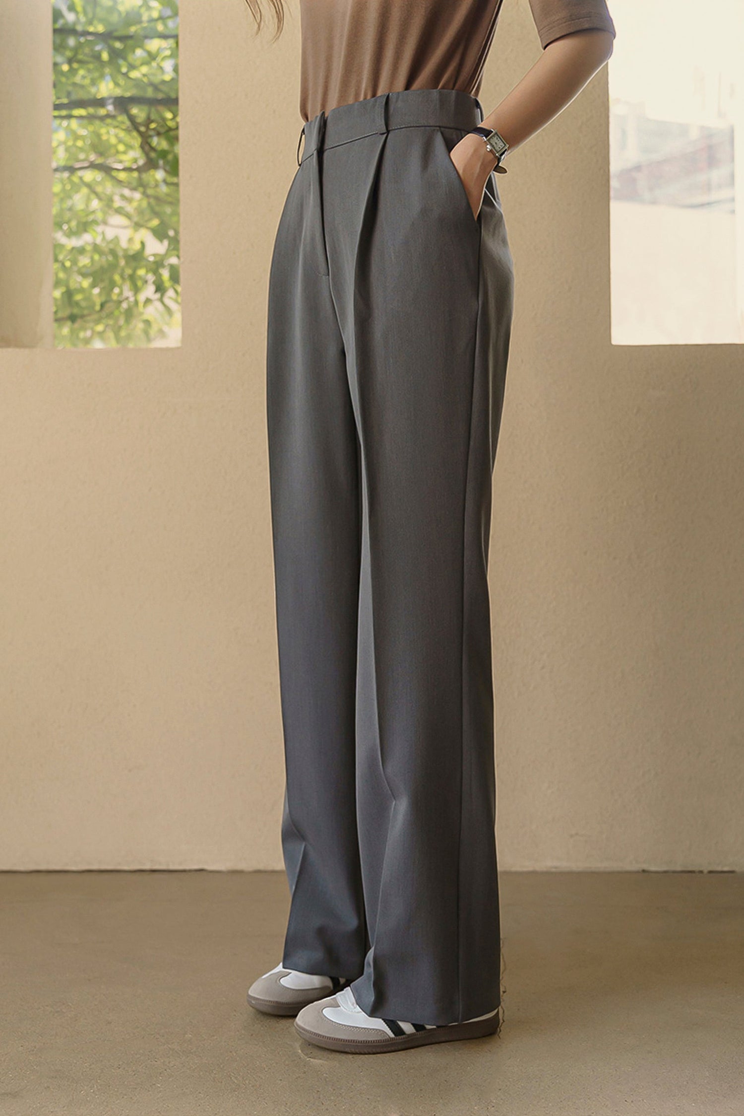 White Elegance Pleated Trousers kevincollin.com