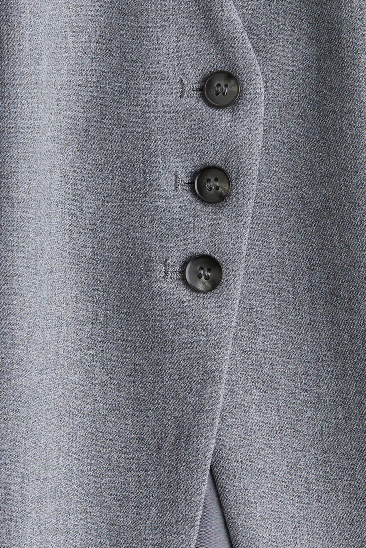 Noir Sleek Vest In Grey kevincollin.com